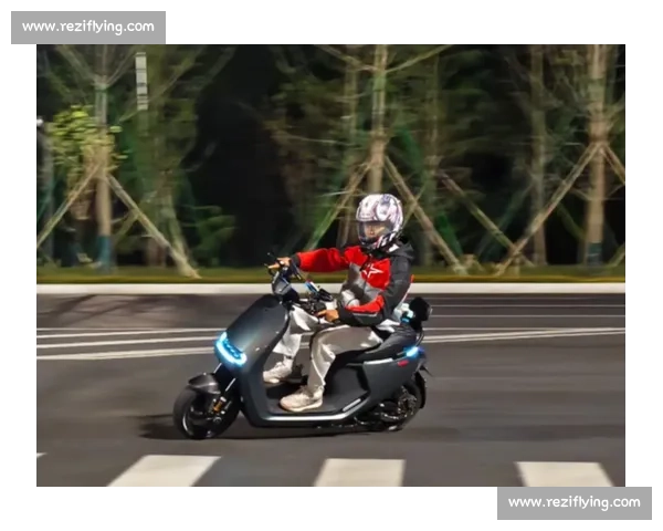 骑行进阶必学!掌握压弯核心:重心转移与安全法则 骑行进阶必学!掌握压弯核心:重心转移与安全法则